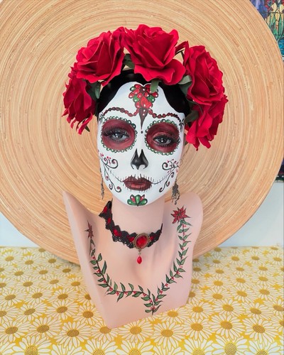 Hand painted female mannequin - hand,